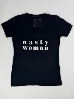 Nasty Woman Graphic V-Neck Tee in Black Extra Small